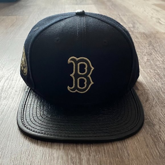 Black Leather Boston Red Sox Snap Back Hat - Picture 4 of 11
